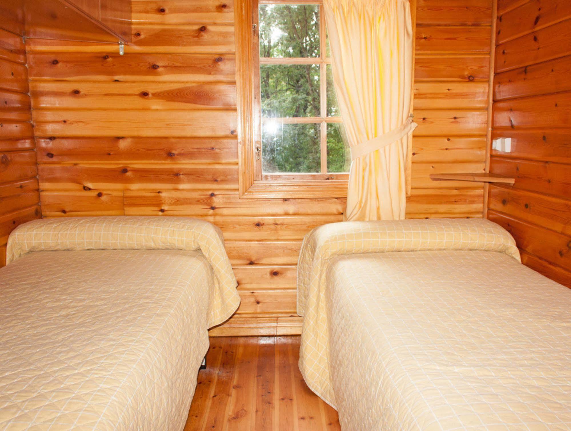 Cabanas De Madera Sanabria Vigo de Sanabria Extérieur photo