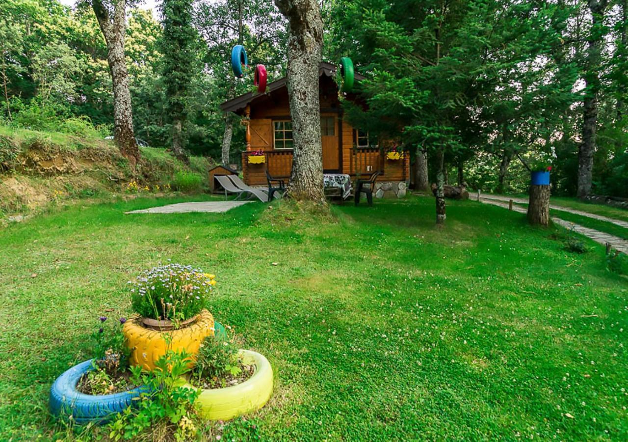 Cabanas De Madera Sanabria Vigo de Sanabria Extérieur photo